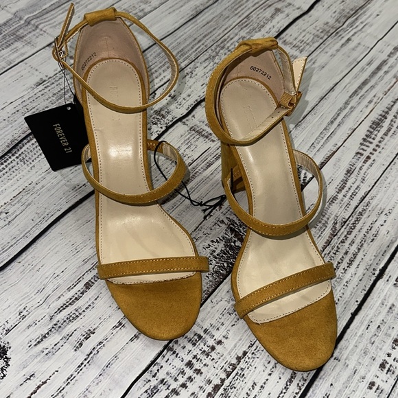 Forever 21 Women's Mustard Block Heel Strappy Sandals Sz. 8.5 NWT - Picture 2 of 6
